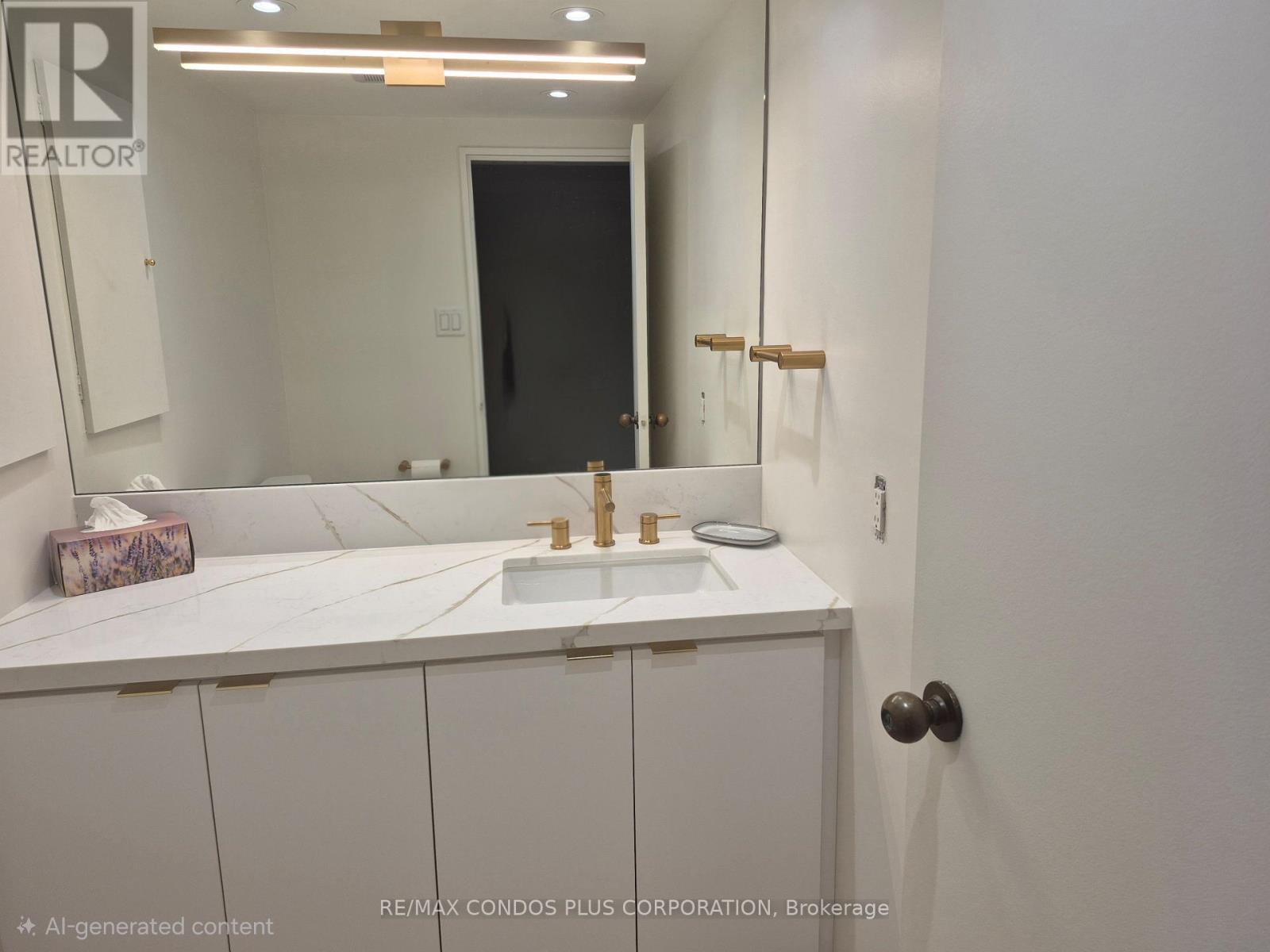 2302 - 65 Harbour Square Property Photo 21