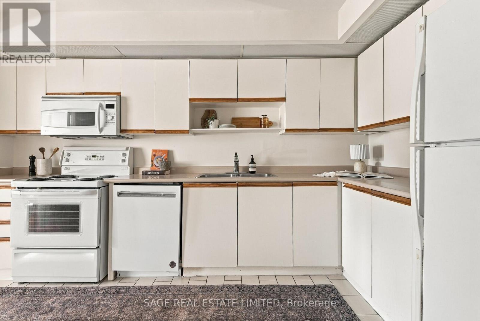 606 - 65 Spring Garden Avenue Property Photo 7