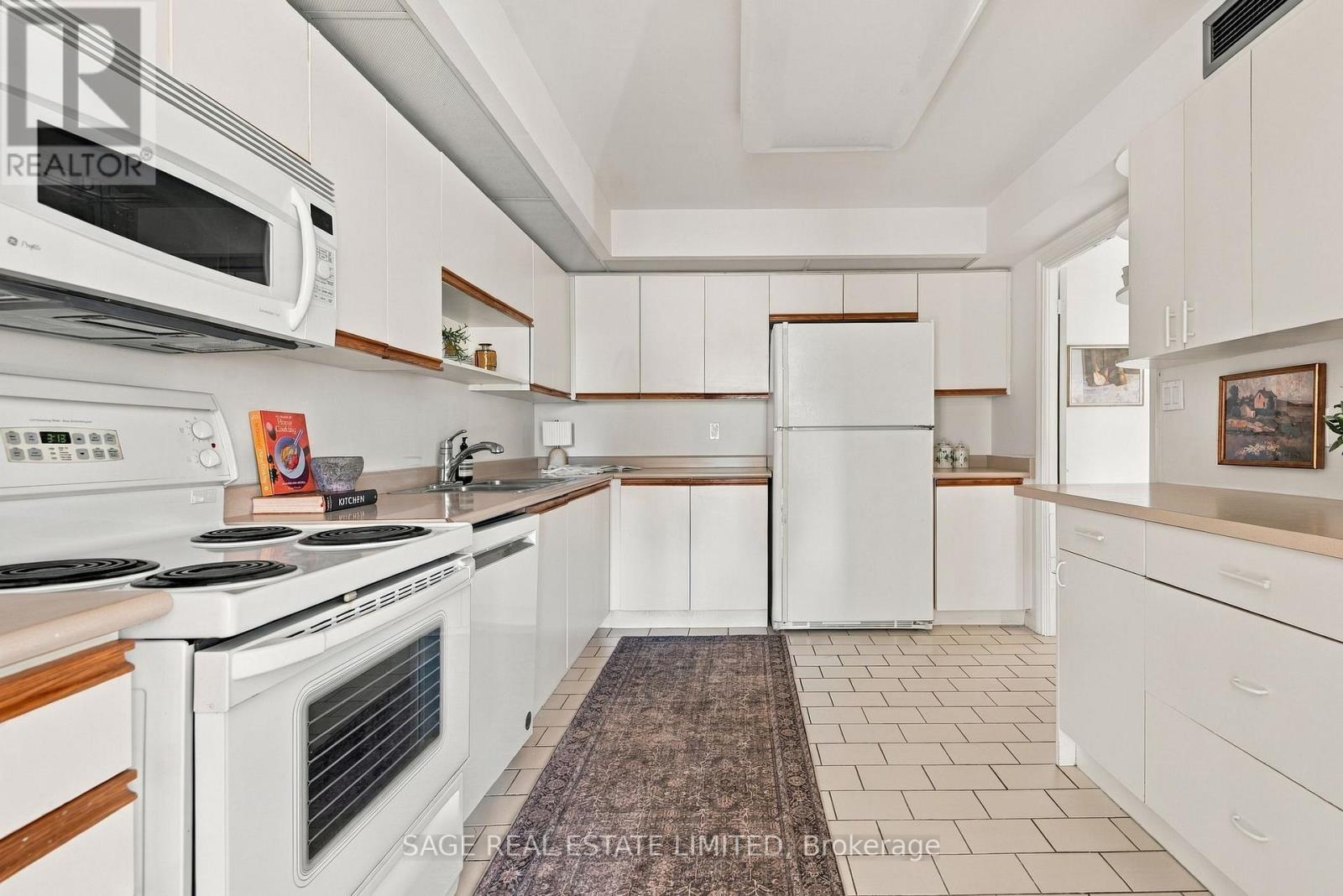 606 - 65 Spring Garden Avenue Property Photo 8