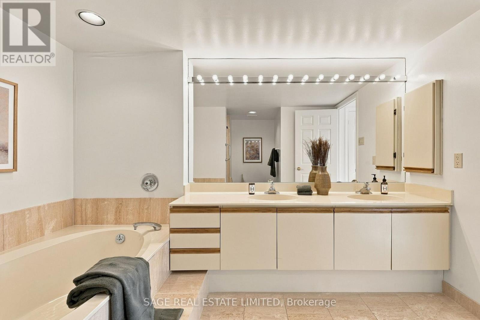 606 - 65 Spring Garden Avenue Property Photo 14