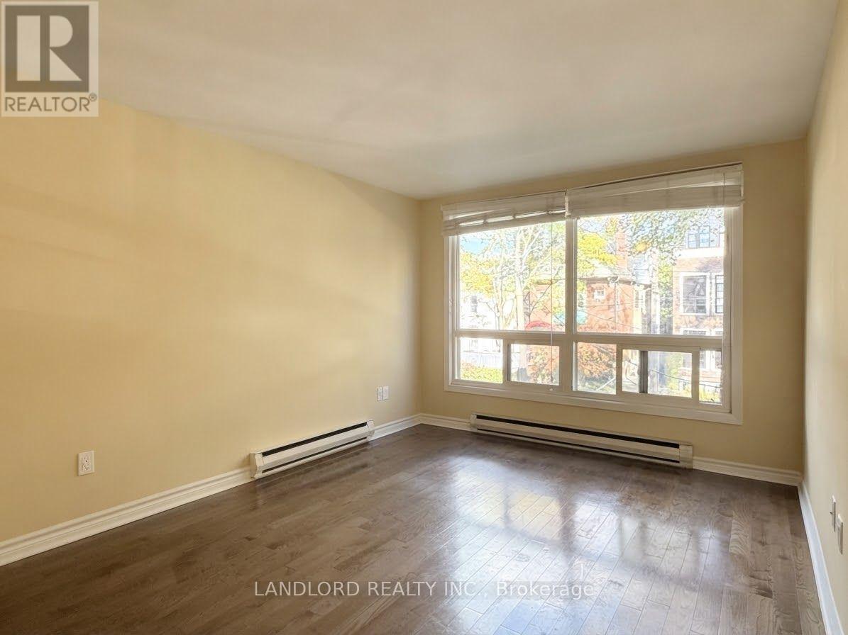 201 - 176 Howland Avenue Property Photo 2