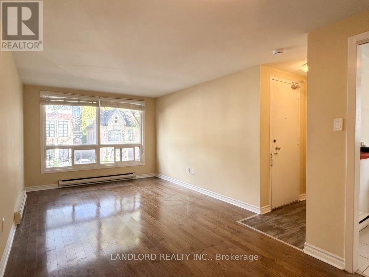 201 - 176 Howland Avenue Property Photo 7