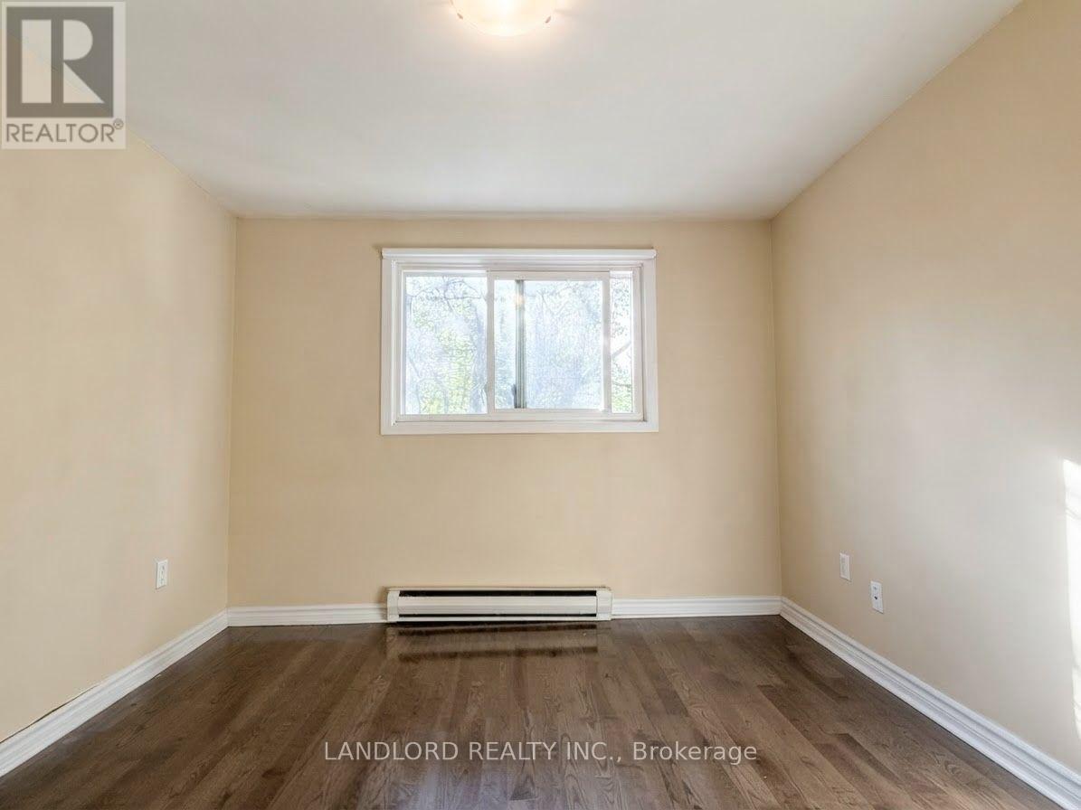201 - 176 Howland Avenue Property Photo 15
