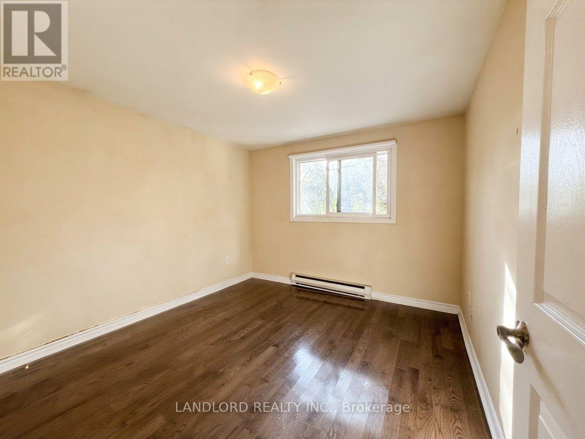 201 - 176 Howland Avenue Property Photo 16