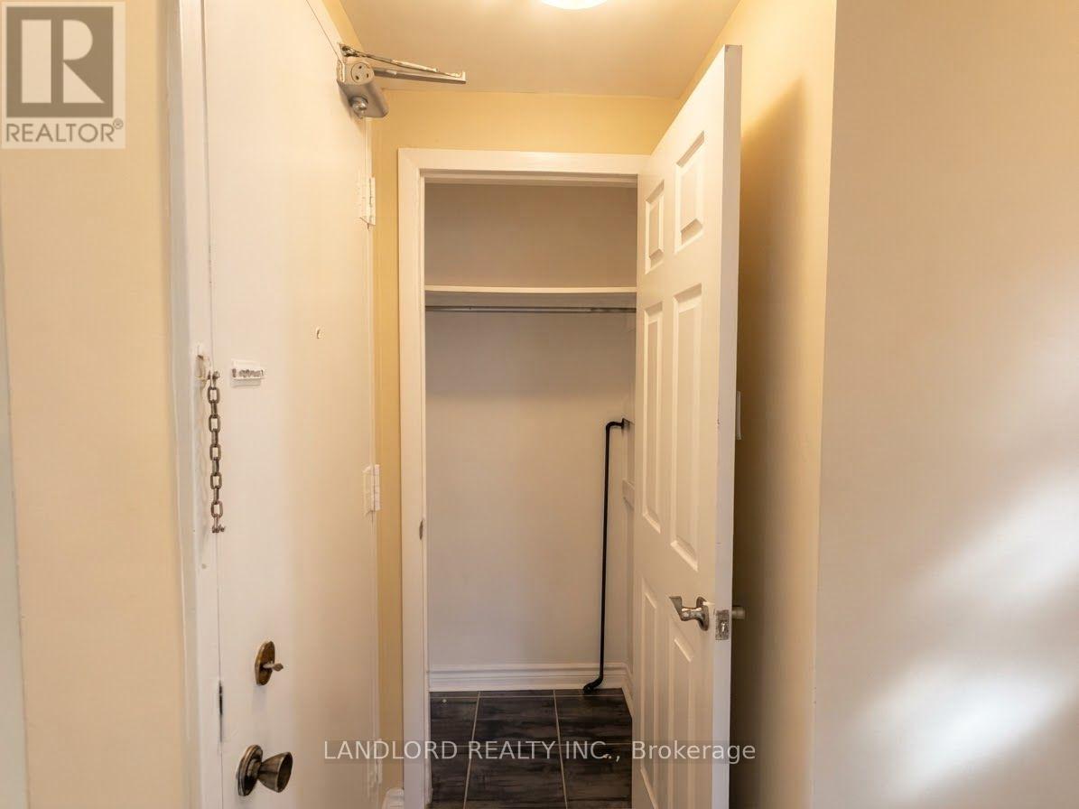201 - 176 Howland Avenue Property Photo 22