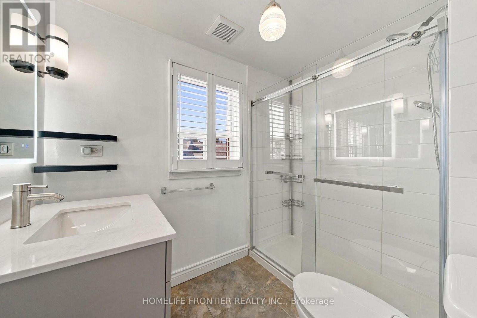 Upper - 122 Manning Avenue Property Photo 27