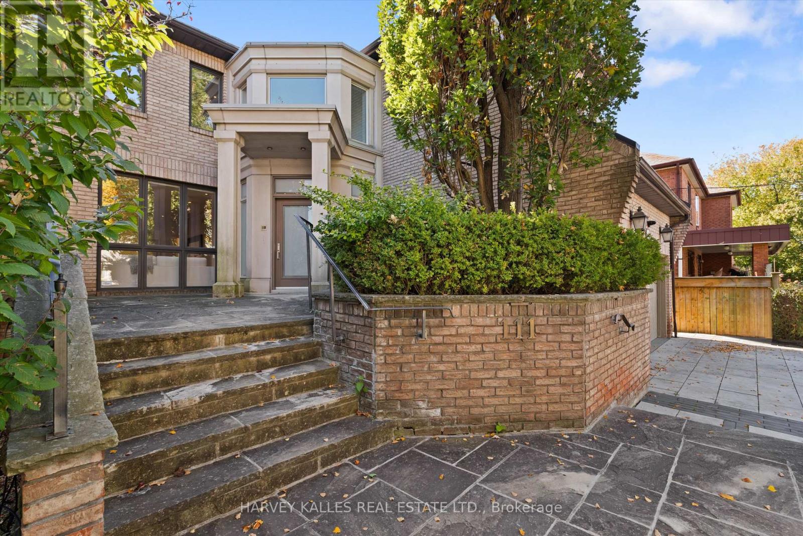 111 Laurelcrest Avenue Property Photo 3