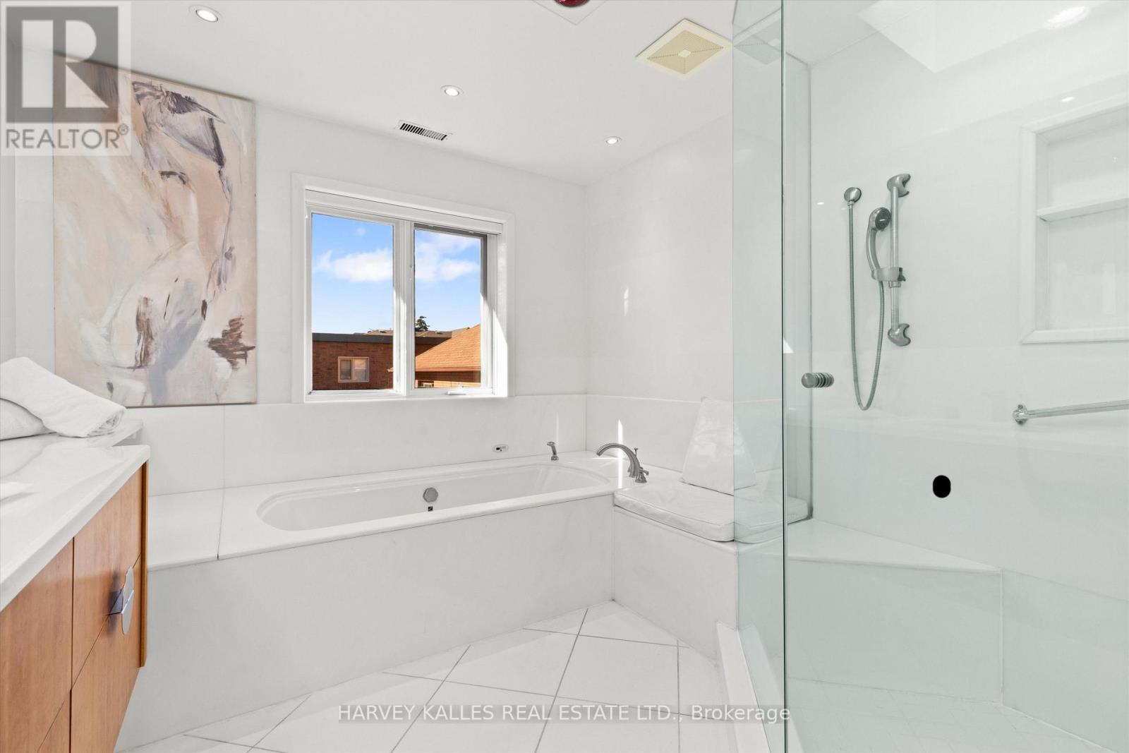 111 Laurelcrest Avenue Property Photo 31