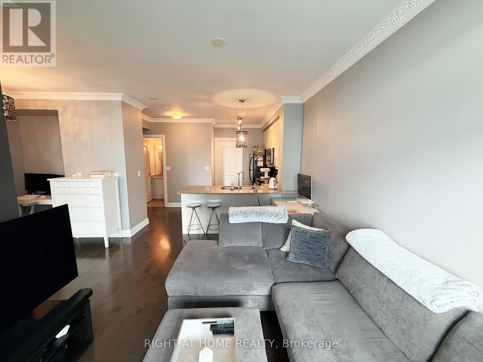 3407 - 16 Harbour Street Property Photo 5