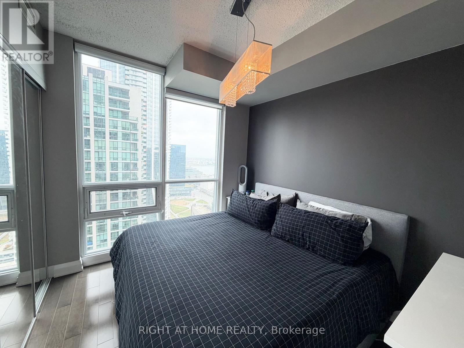 3407 - 16 Harbour Street Property Photo 13