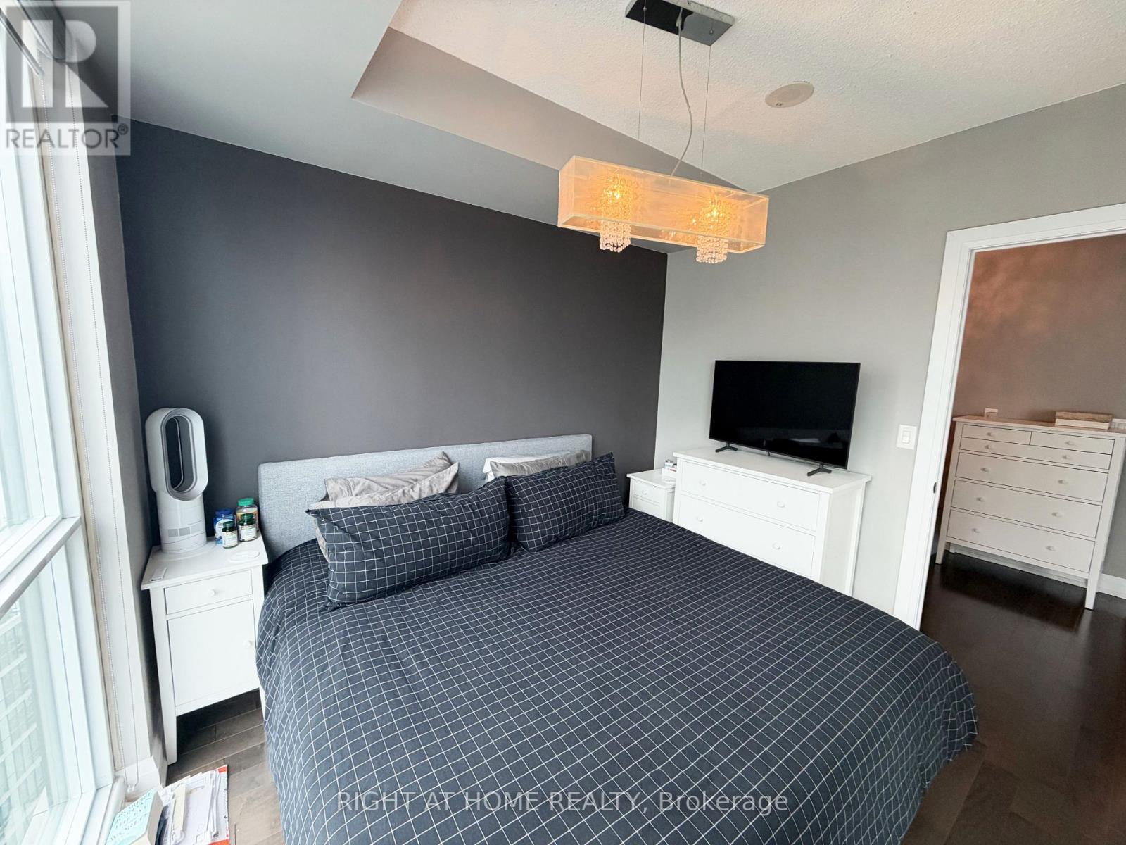 3407 - 16 Harbour Street Property Photo 15