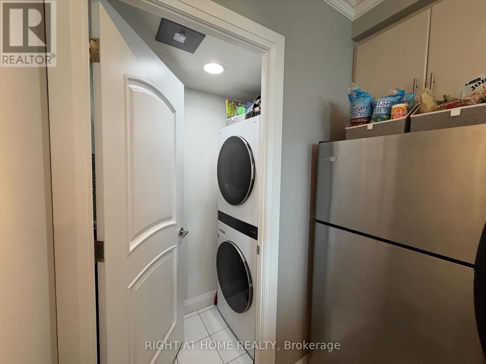 3407 - 16 Harbour Street Property Photo 20