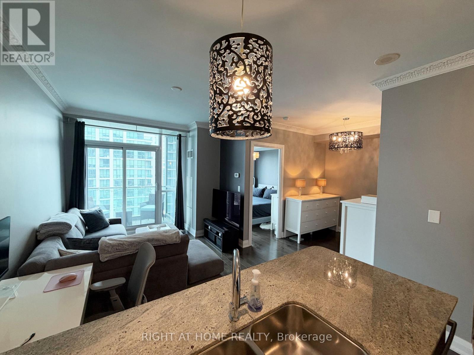 3407 - 16 Harbour Street Property Photo 24