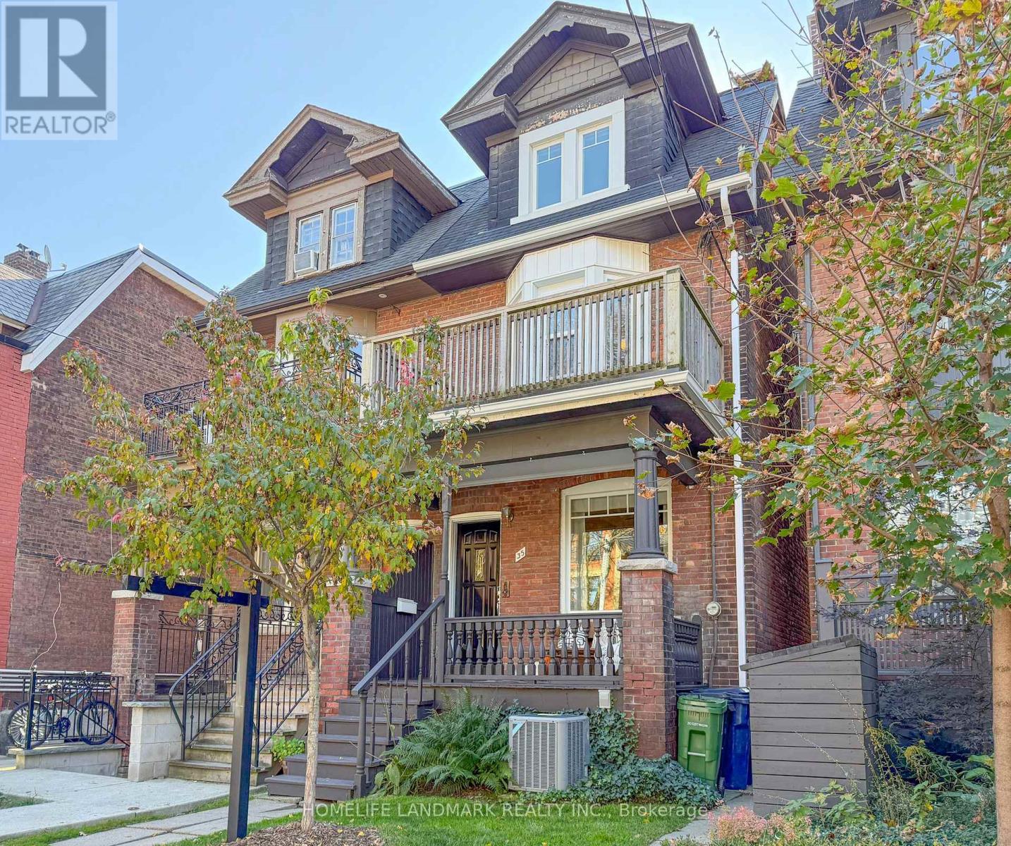 35 Dupont Street Property Photo 1