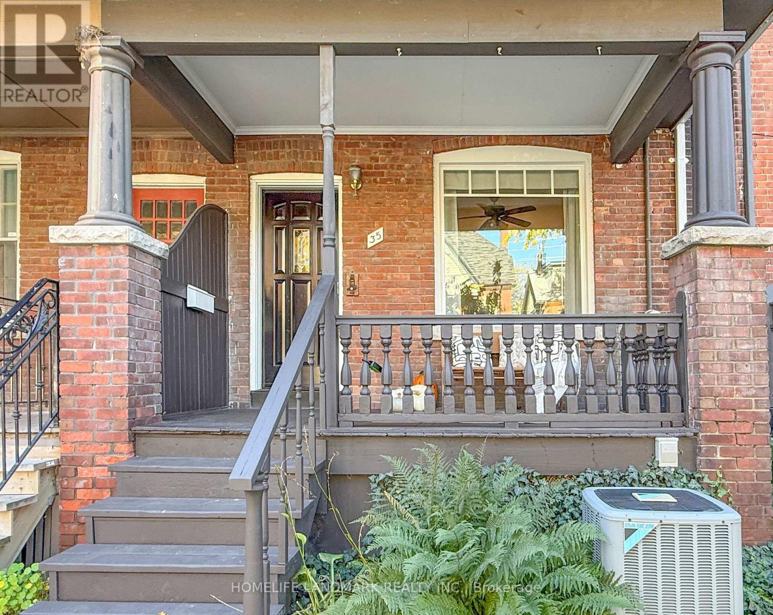 35 Dupont Street Property Photo 3