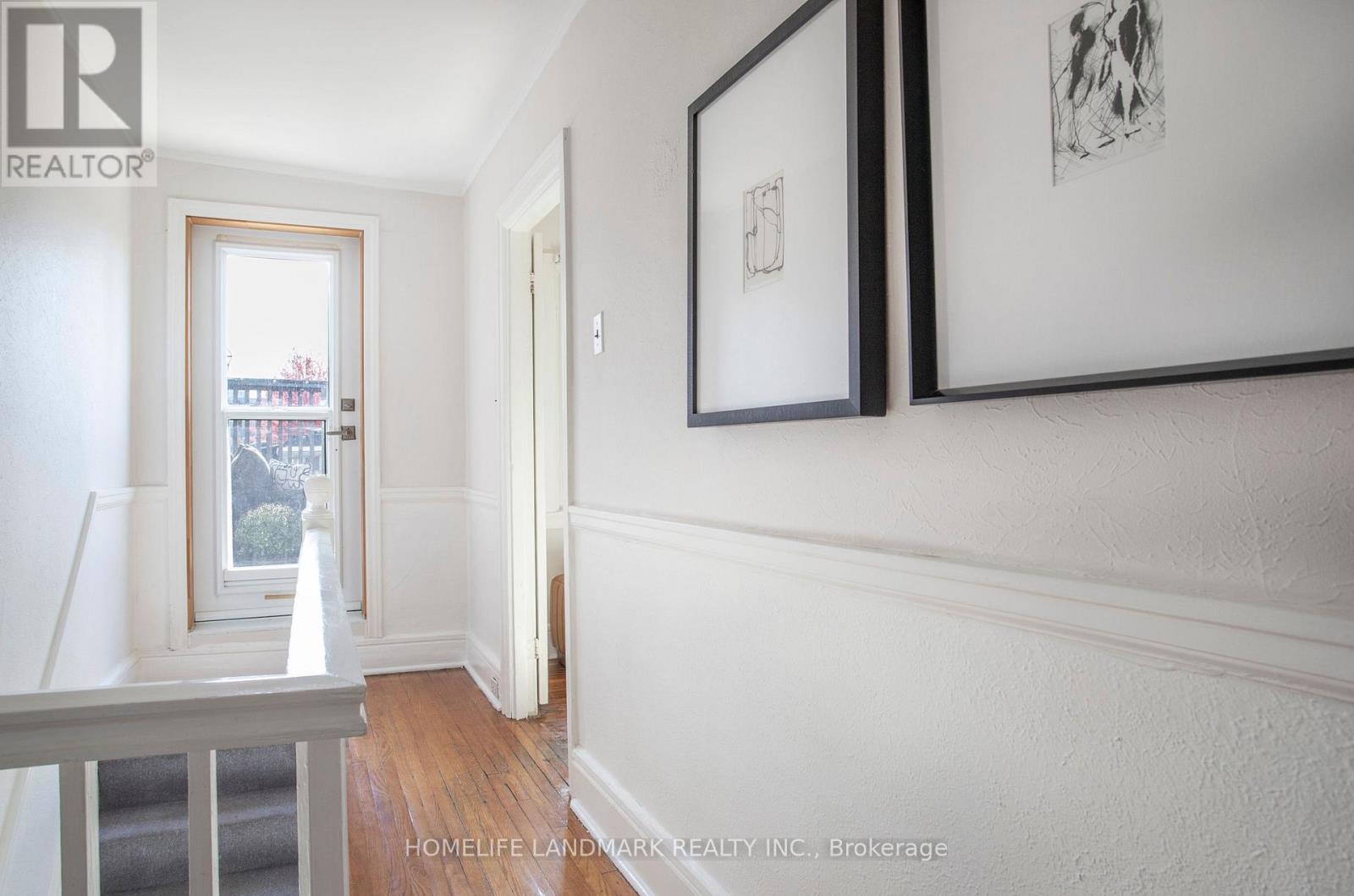 35 Dupont Street Property Photo 33