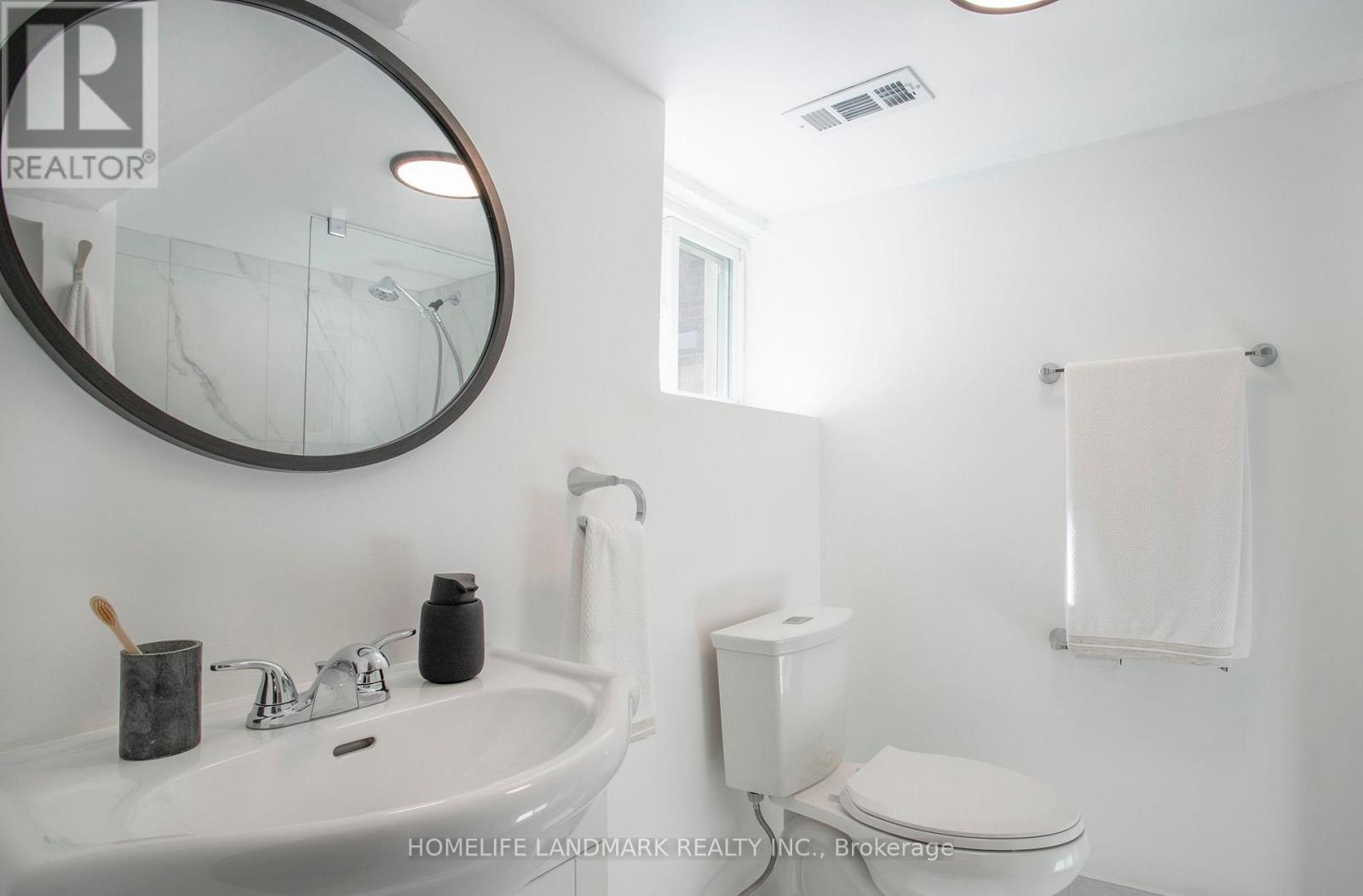 35 Dupont Street Property Photo 39