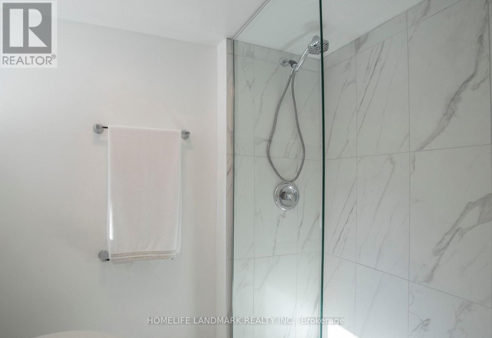 35 Dupont Street Property Photo 40