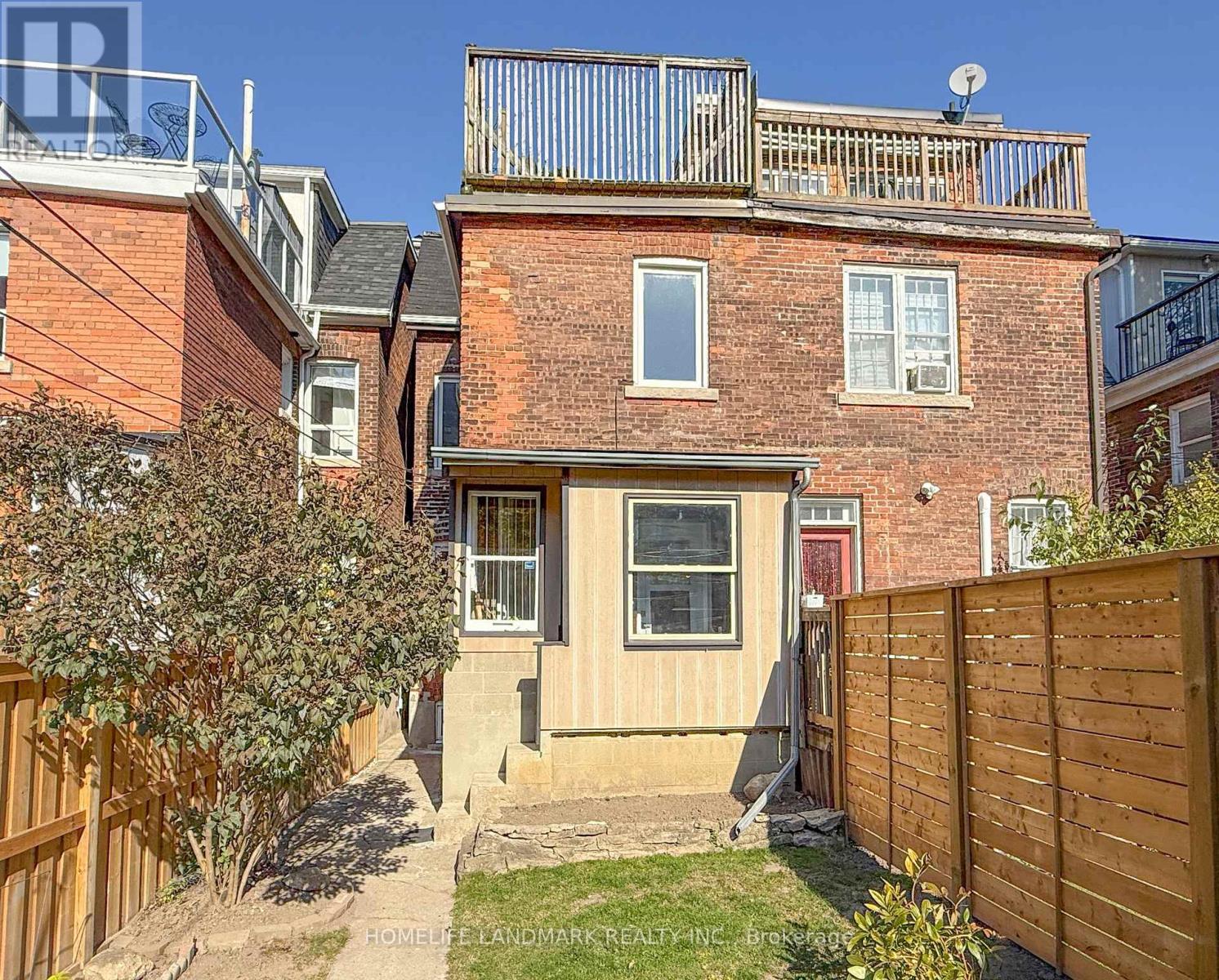 35 Dupont Street Property Photo 44