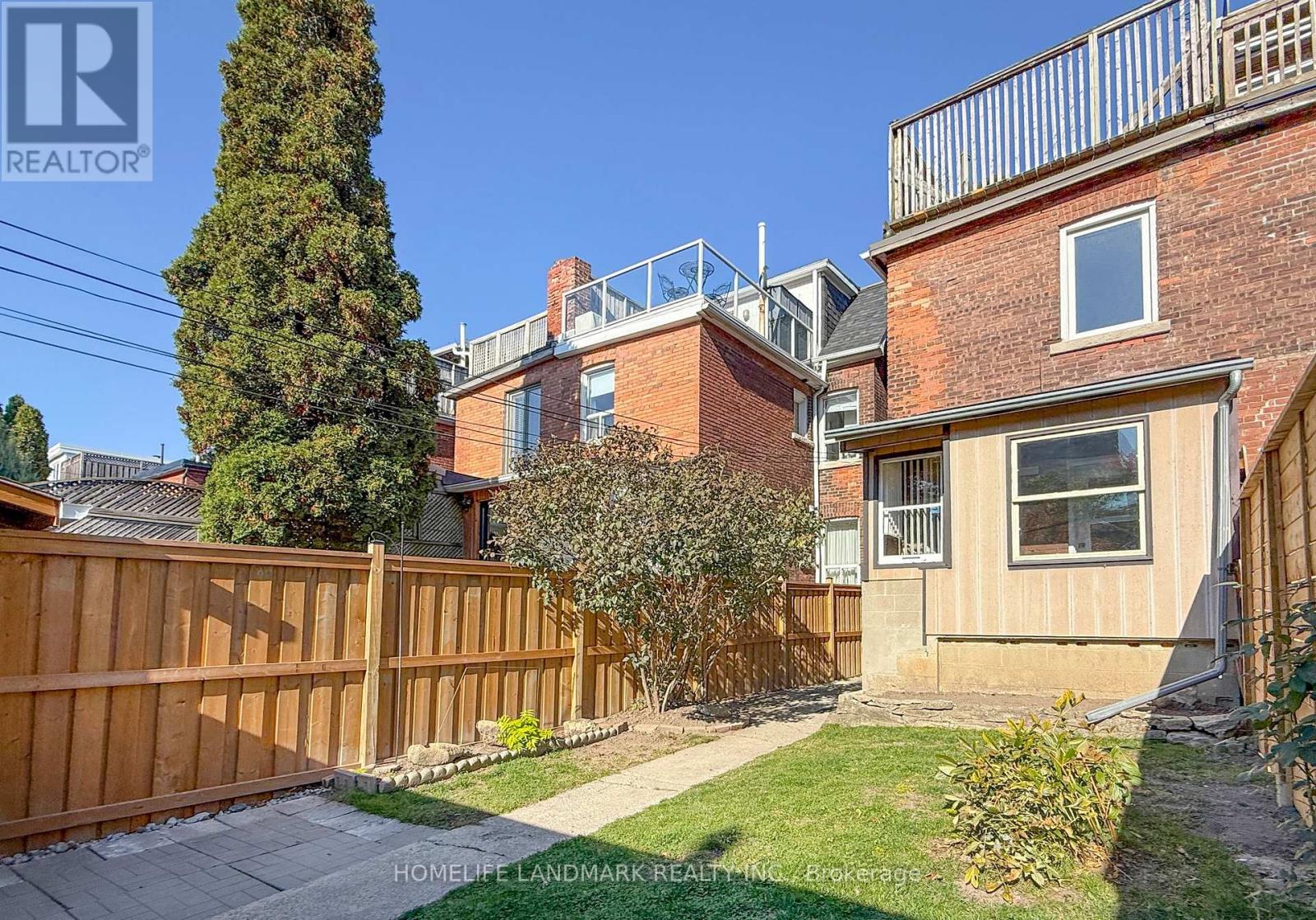 35 Dupont Street Property Photo 46