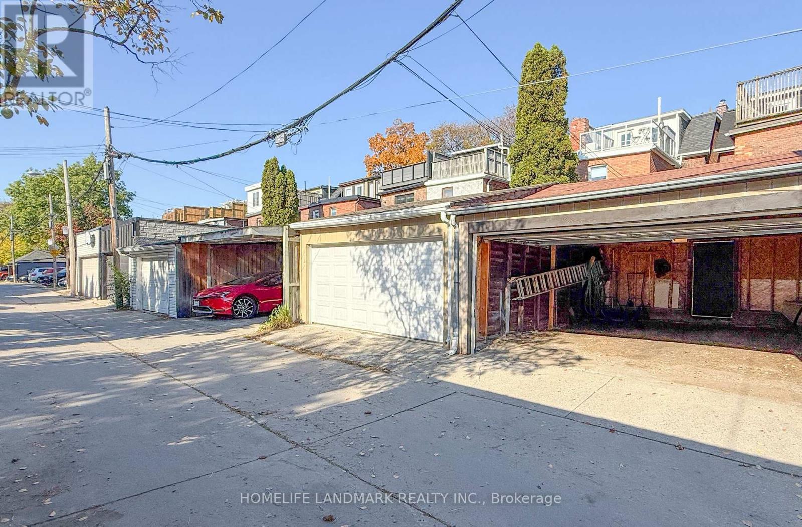 35 Dupont Street Property Photo 50