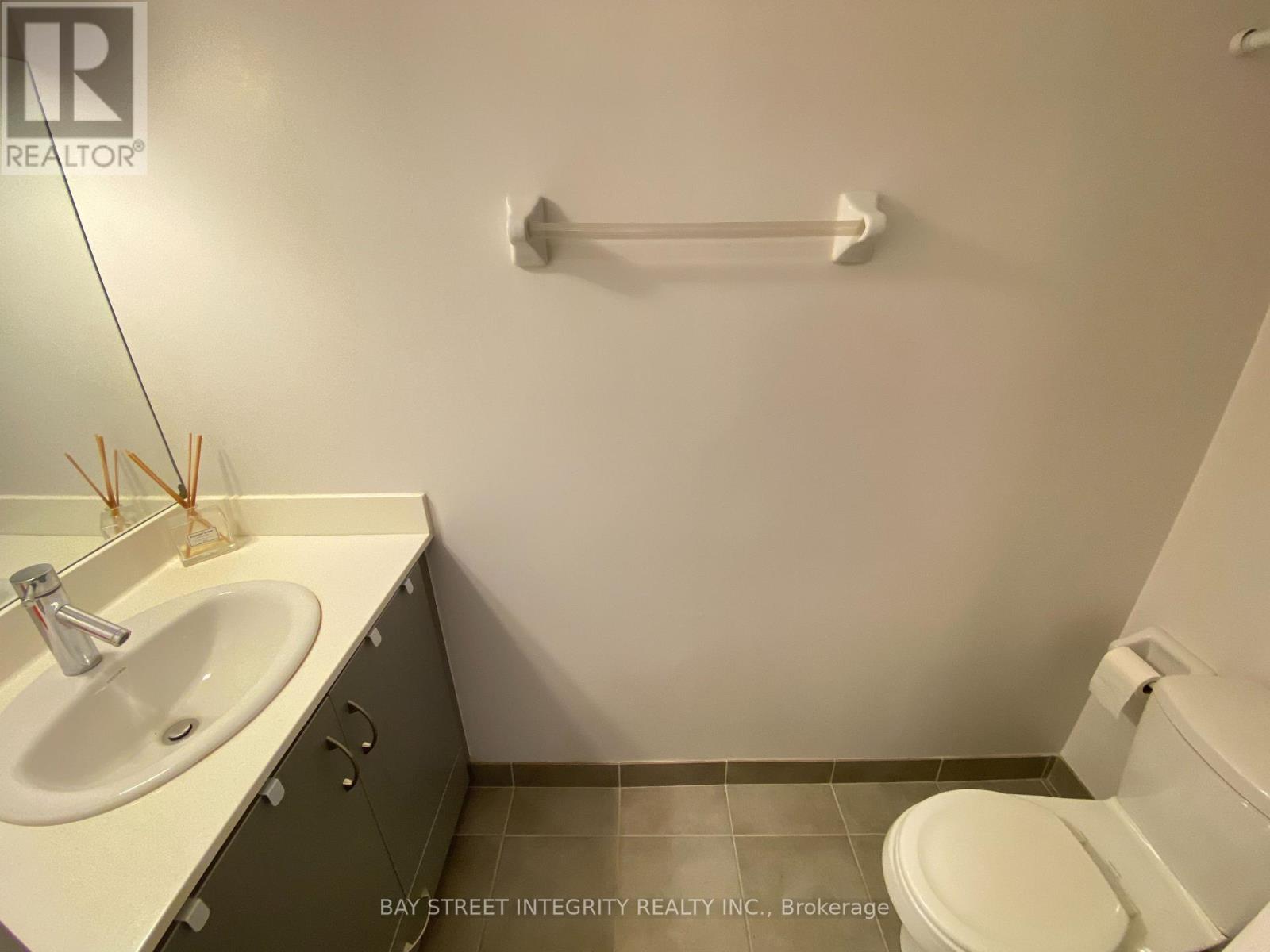 307 - 5168 Yonge Street Property Photo 3