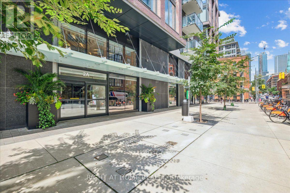 1702 - 2a Church Street Property Photo 2