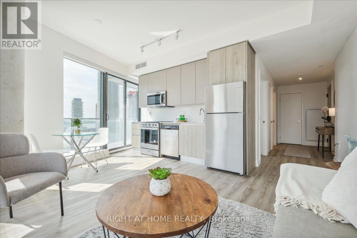 1702 - 2a Church Street Property Photo 15