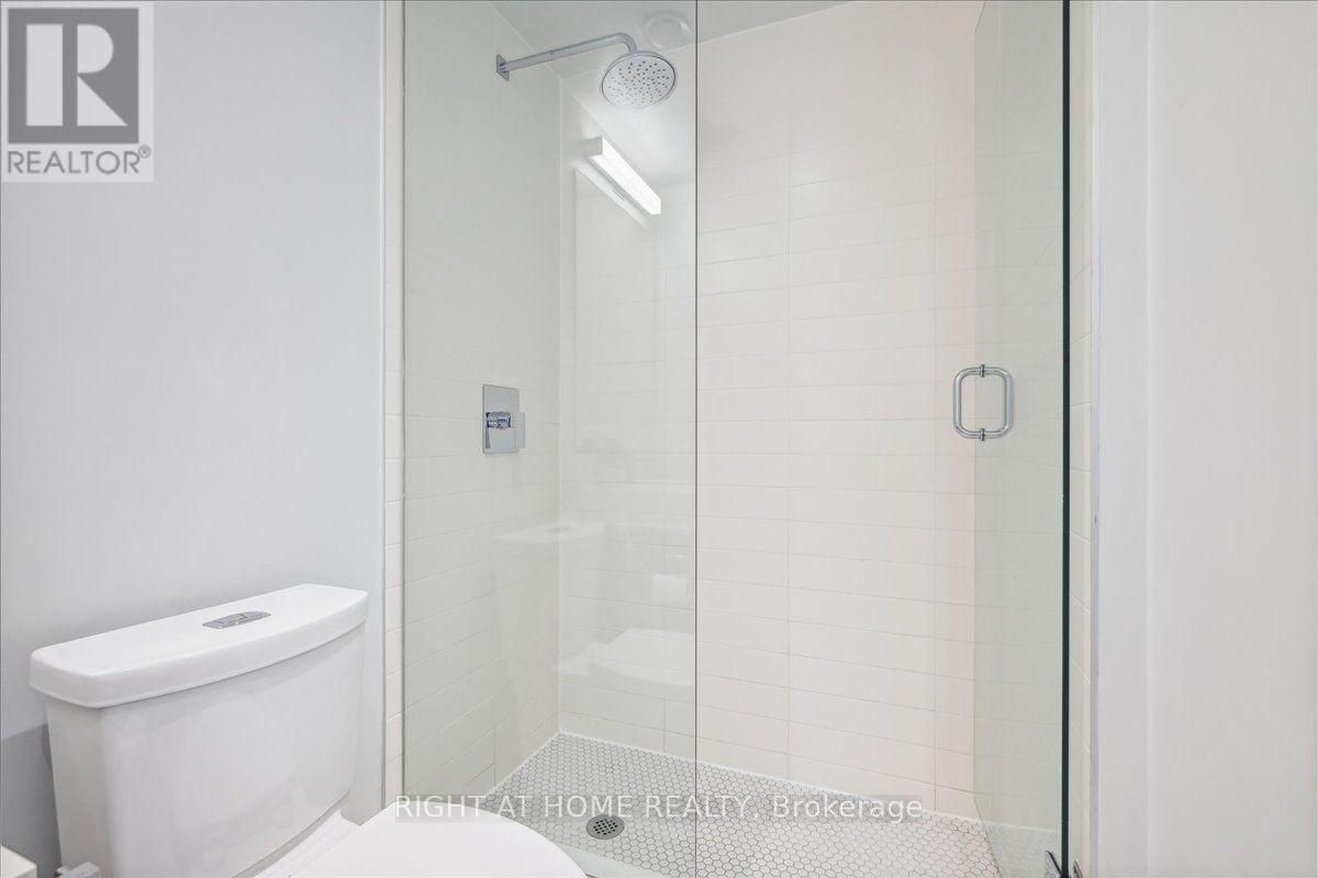 1702 - 2a Church Street Property Photo 21