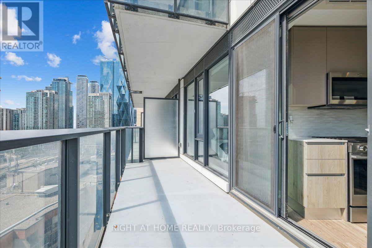 1702 - 2a Church Street Property Photo 23