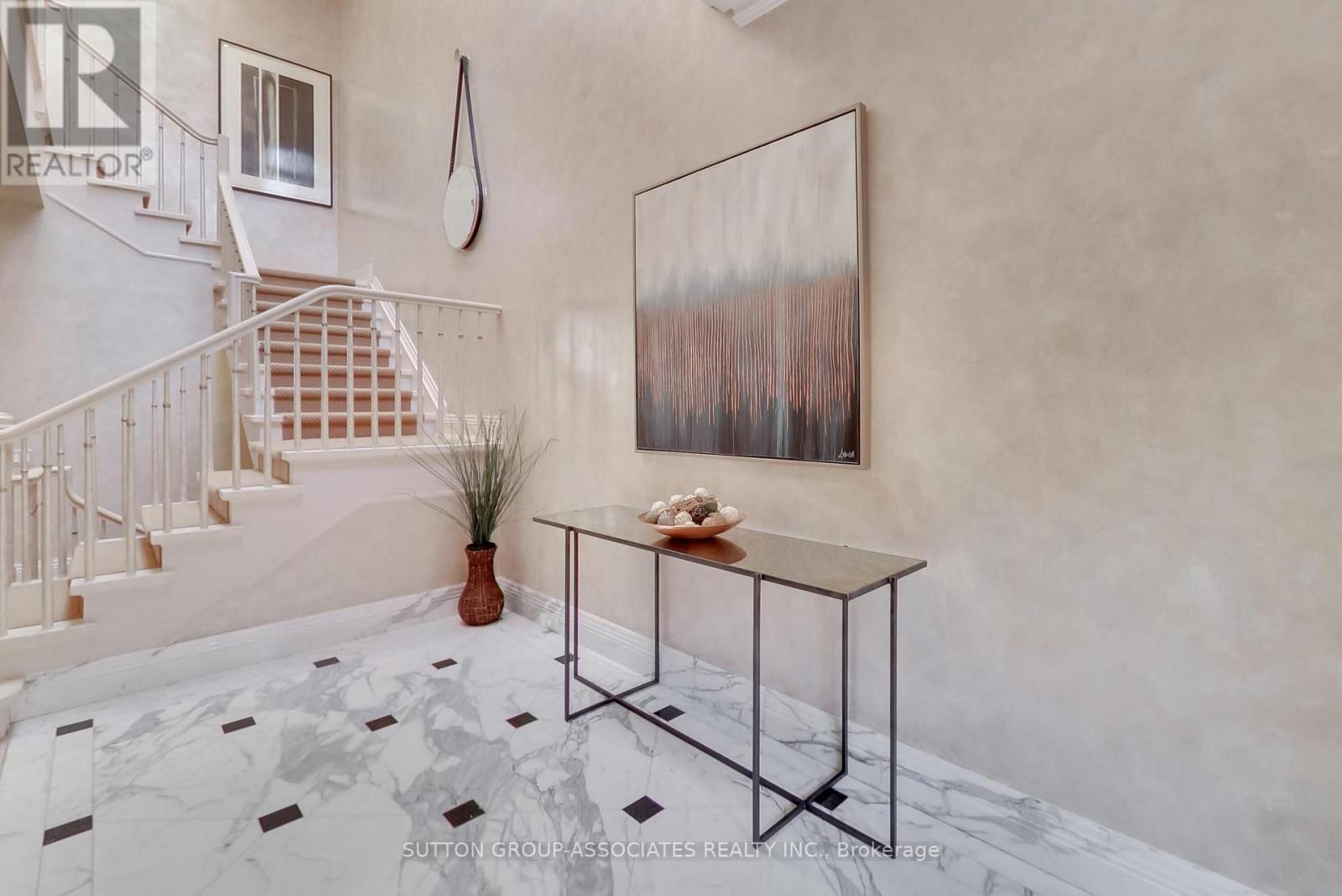 C14109720 Property Photo 2