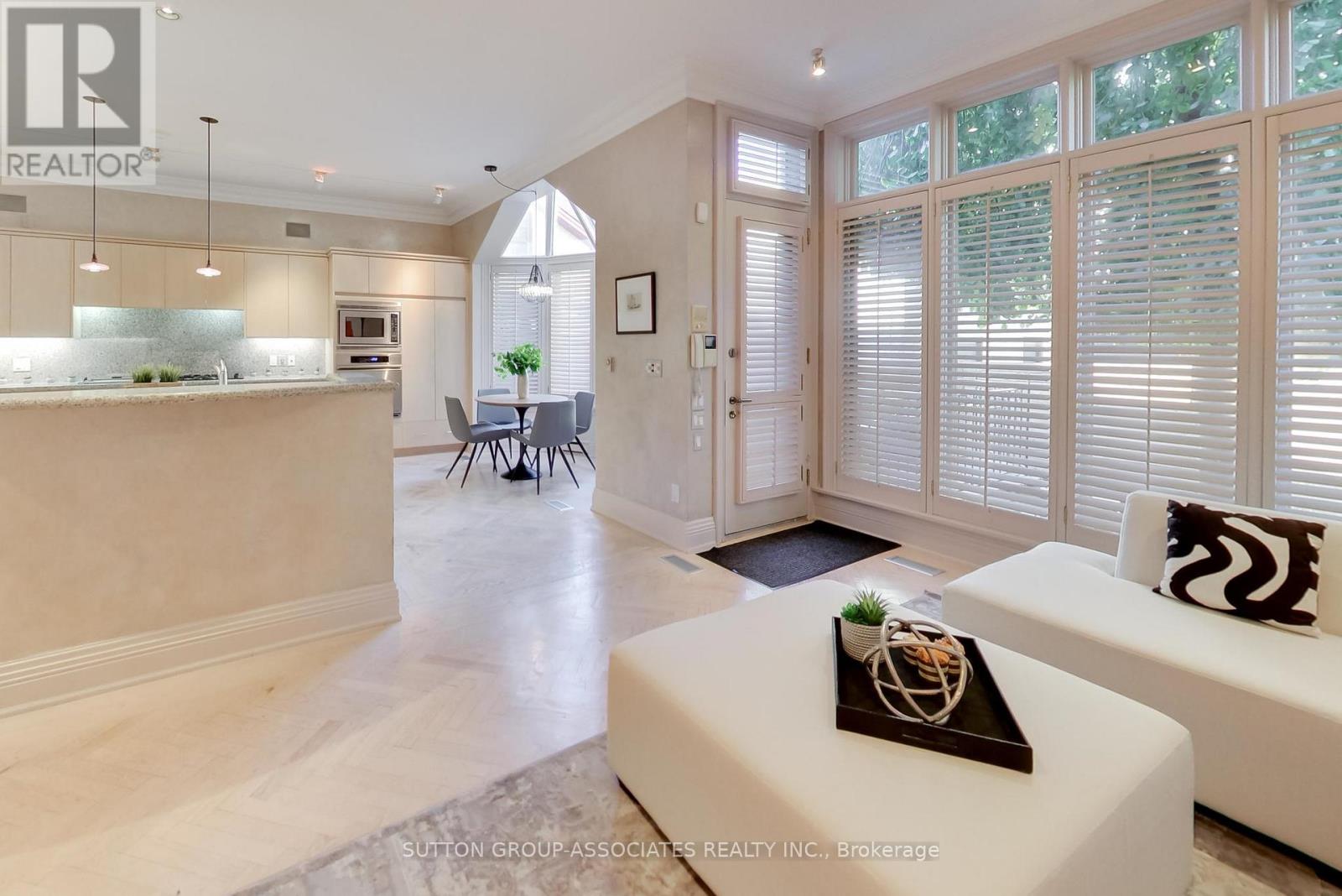 C14109720 Property Photo 8