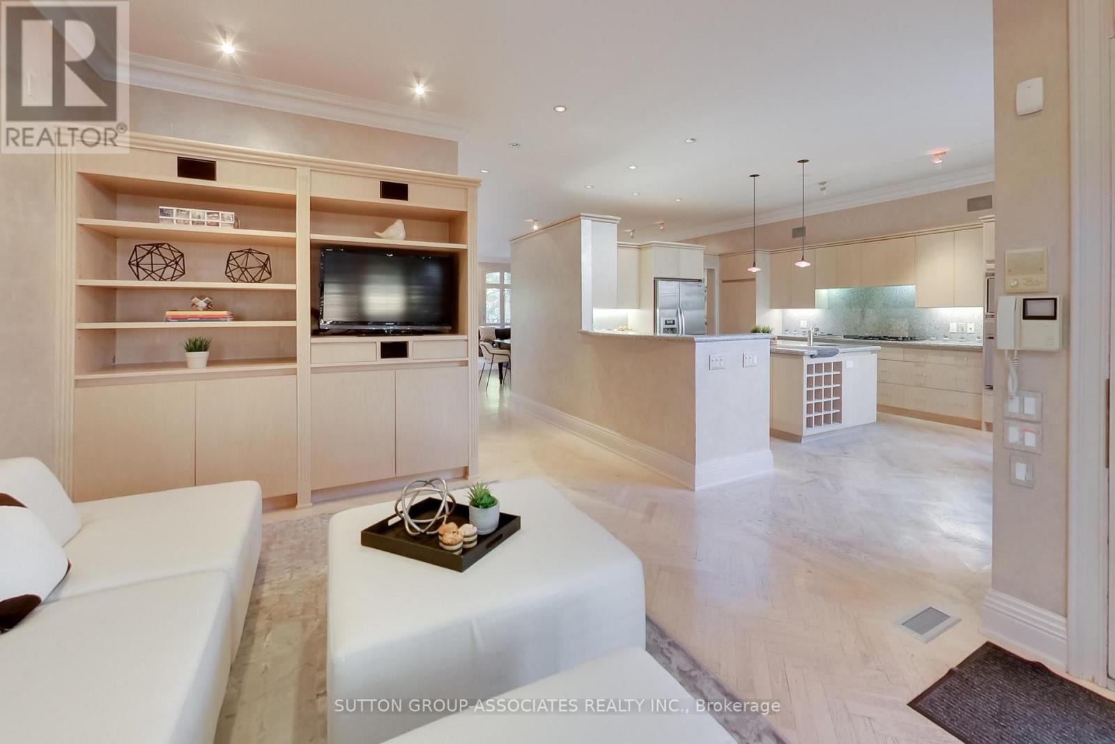 C14109720 Property Photo 10