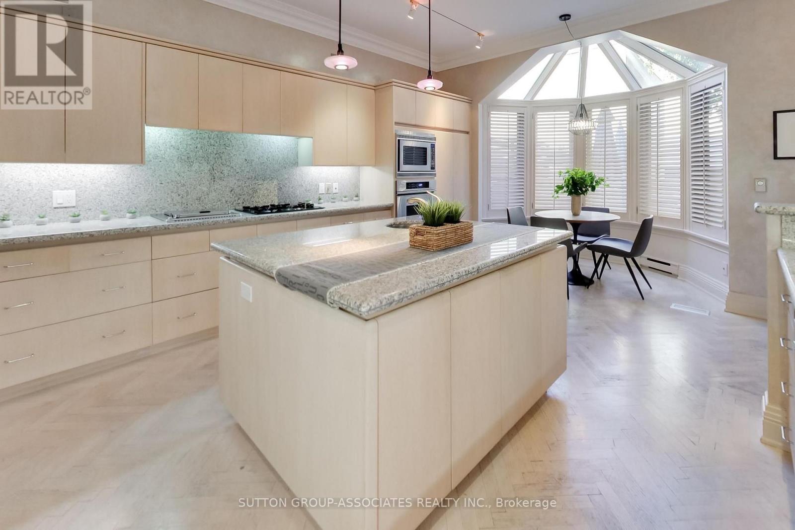 C14109720 Property Photo 12