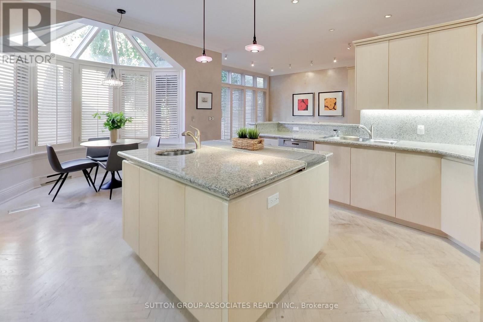 C14109720 Property Photo 13