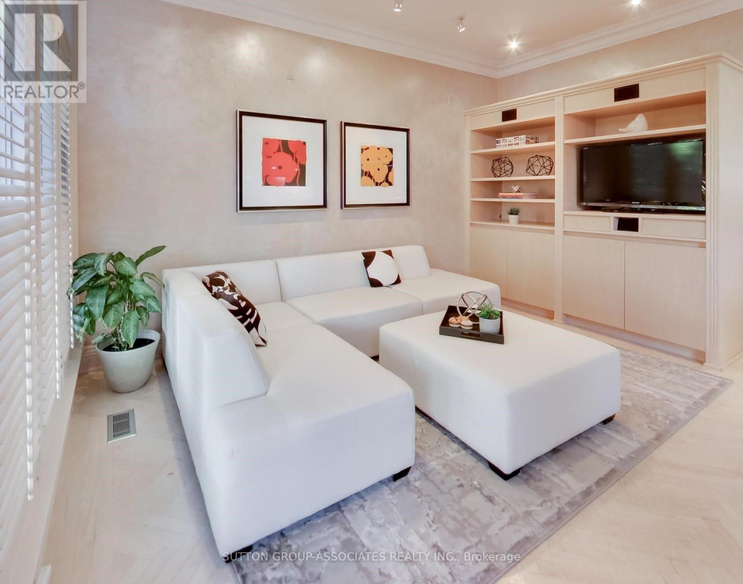 C14109720 Property Photo 14