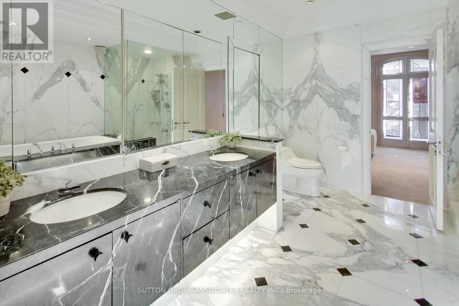 C14109720 Property Photo 22