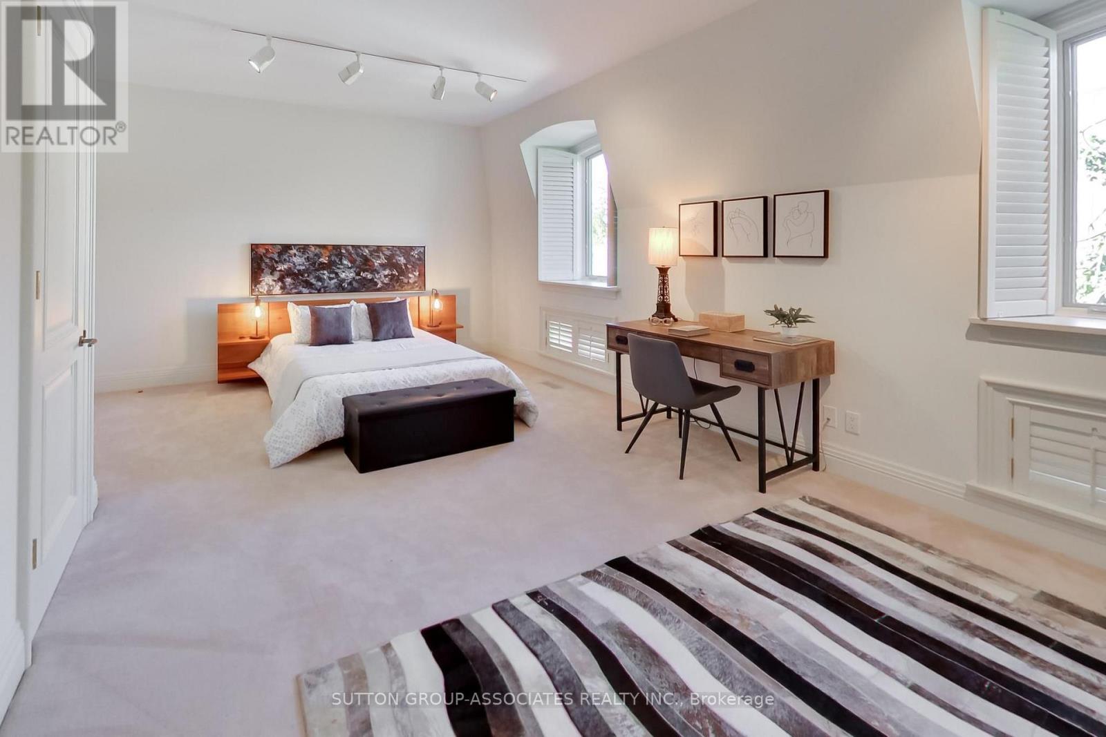 C14109720 Property Photo 26