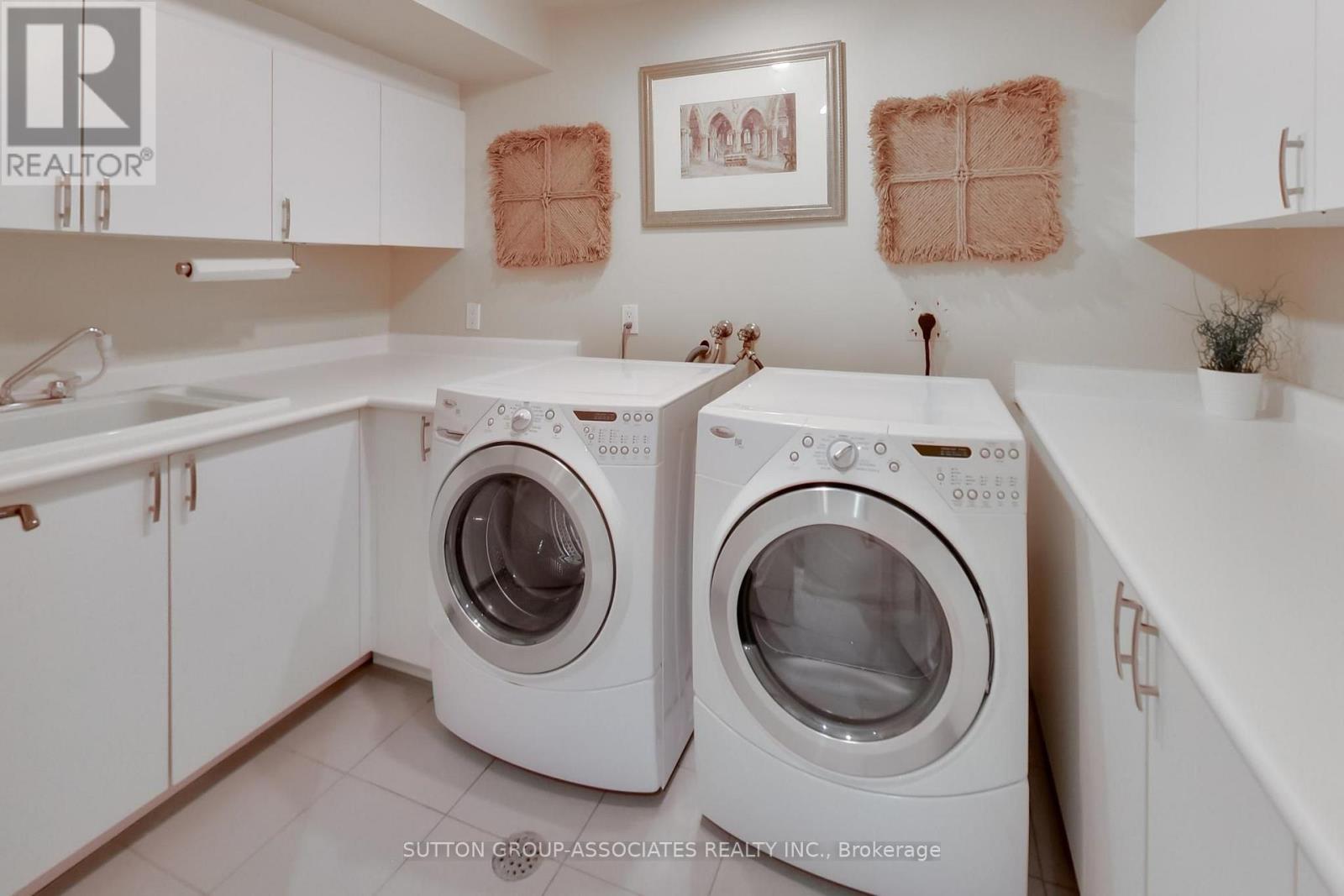 C14109720 Property Photo 33