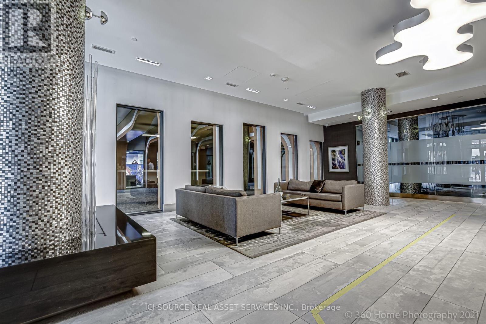 1020 - 525 Adelaide Street W Property Photo 21
