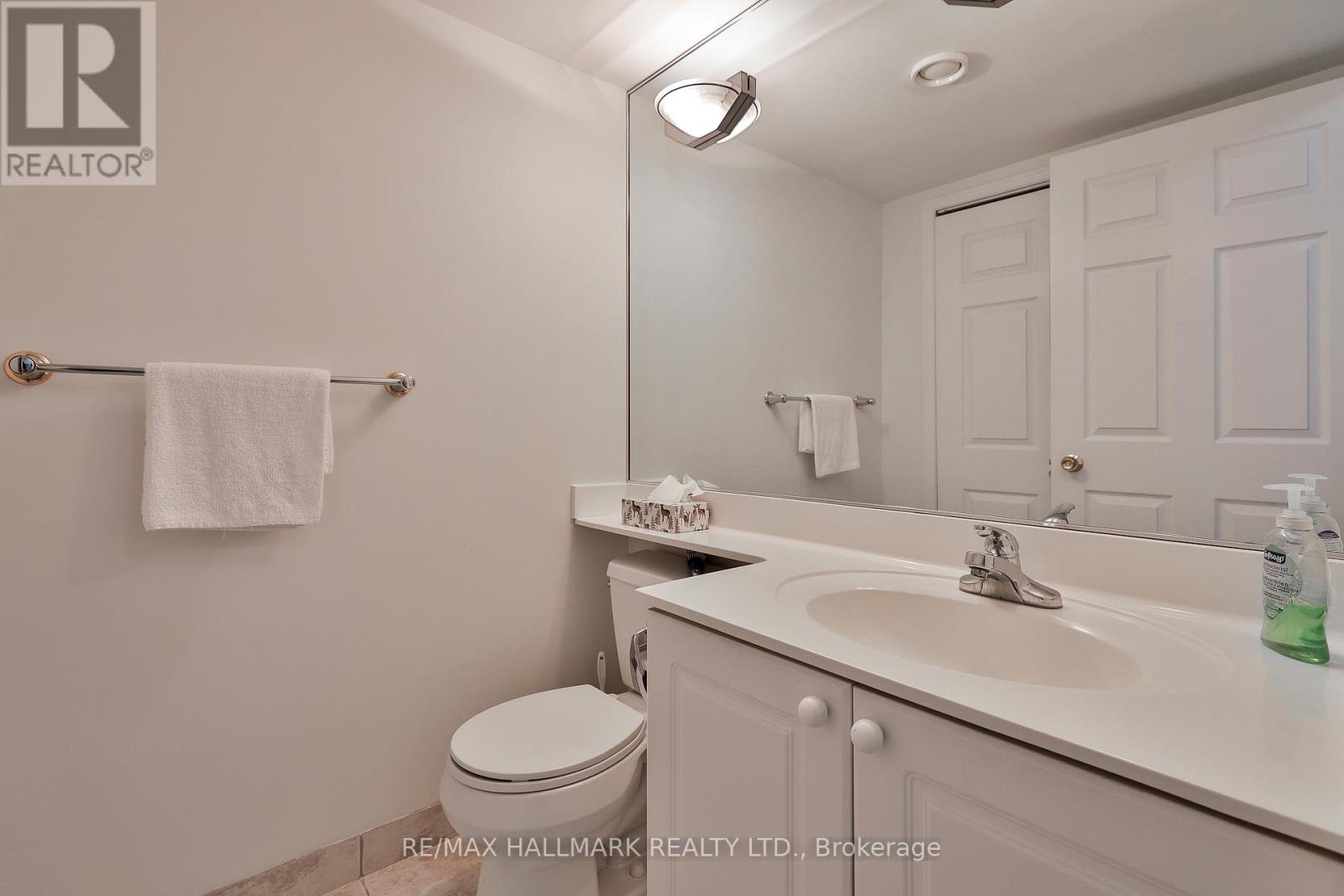 528 - 109 Front Street E Property Photo 29
