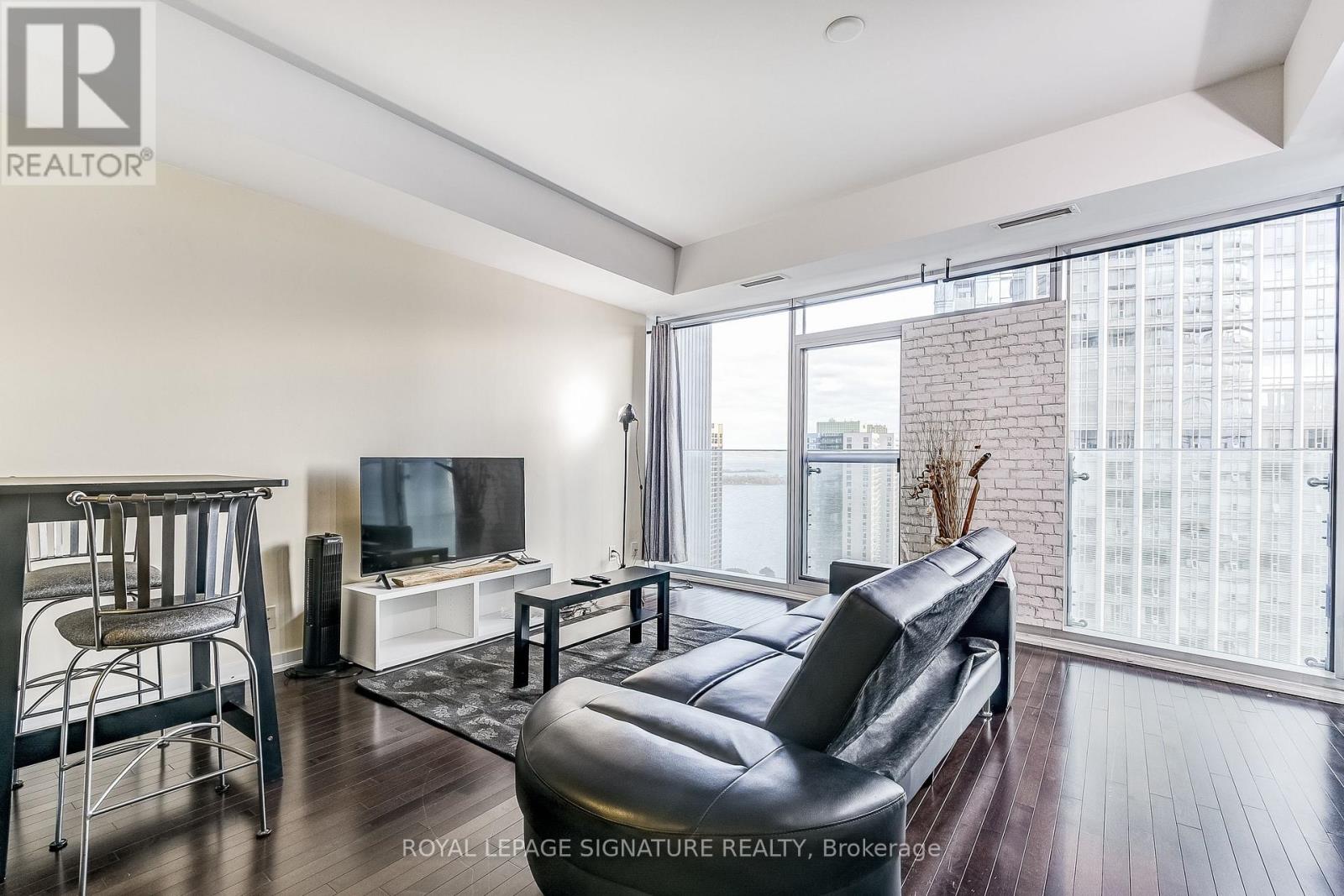 2804 - 14 York Street Property Photo 16