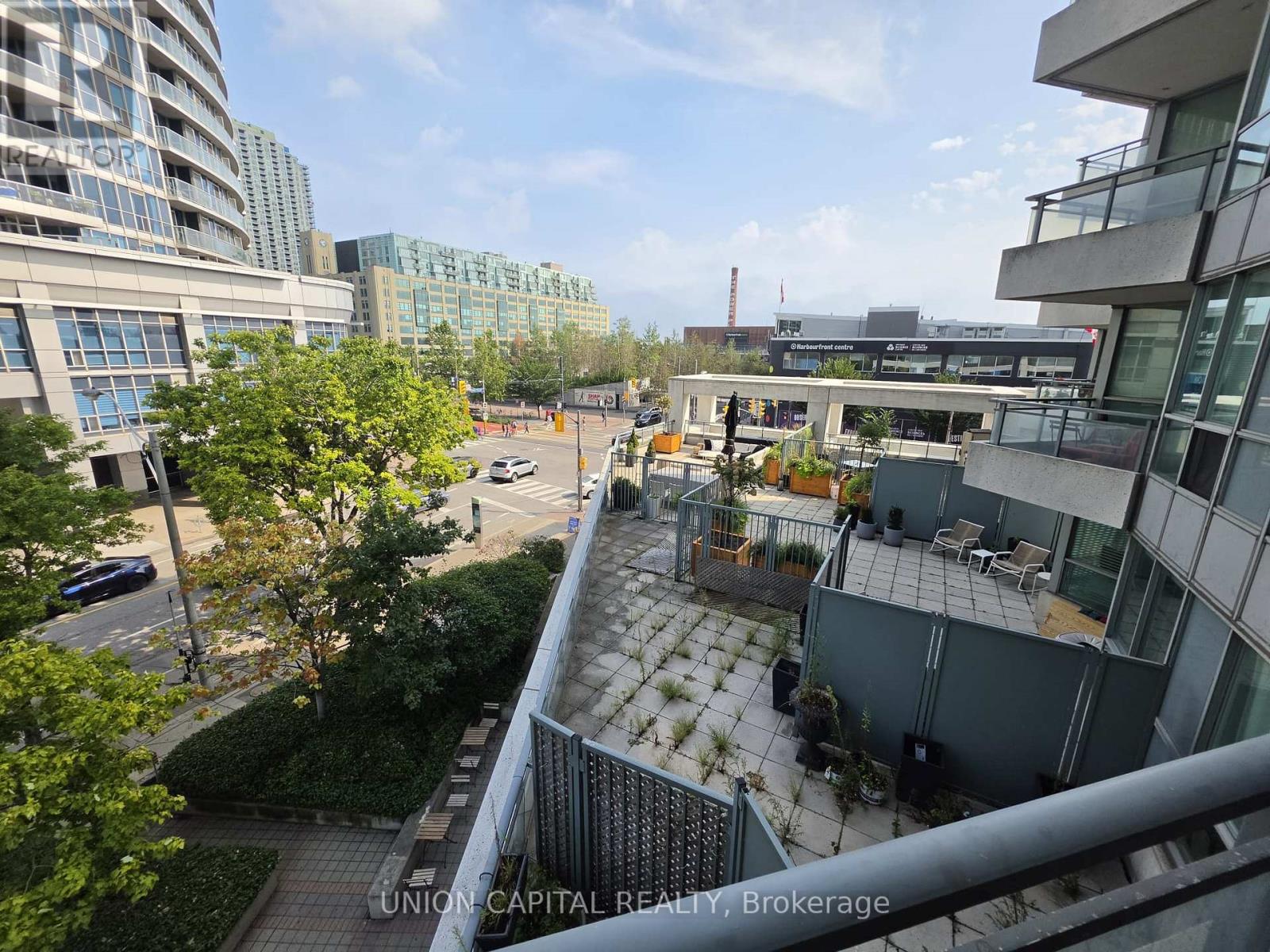 302 - 228 Queens Quay W Property Photo 3