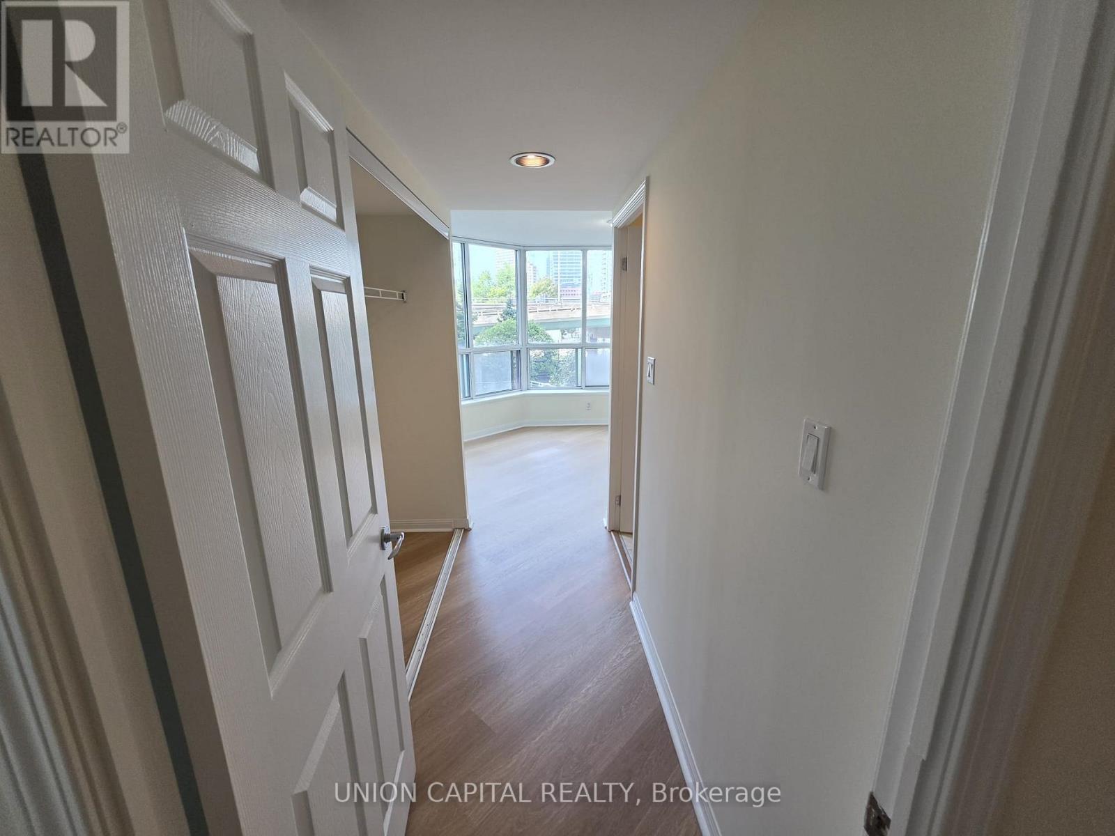 302 - 228 Queens Quay W Property Photo 10