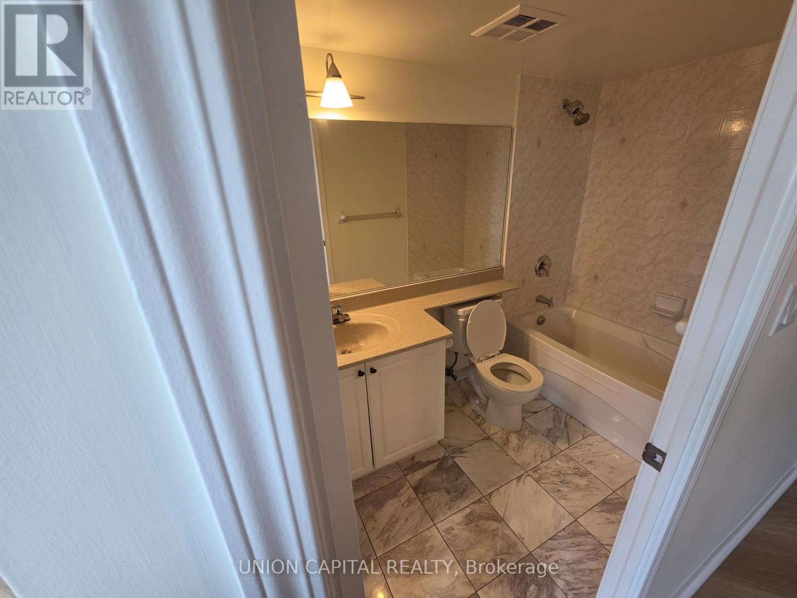 302 - 228 Queens Quay W Property Photo 14