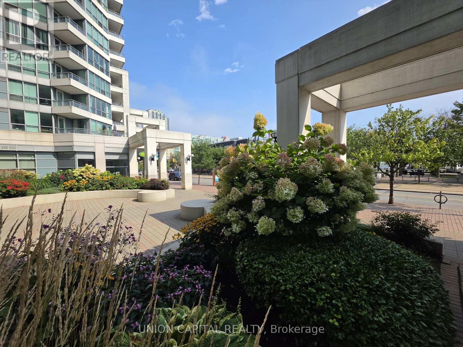 302 - 228 Queens Quay W Property Photo 27