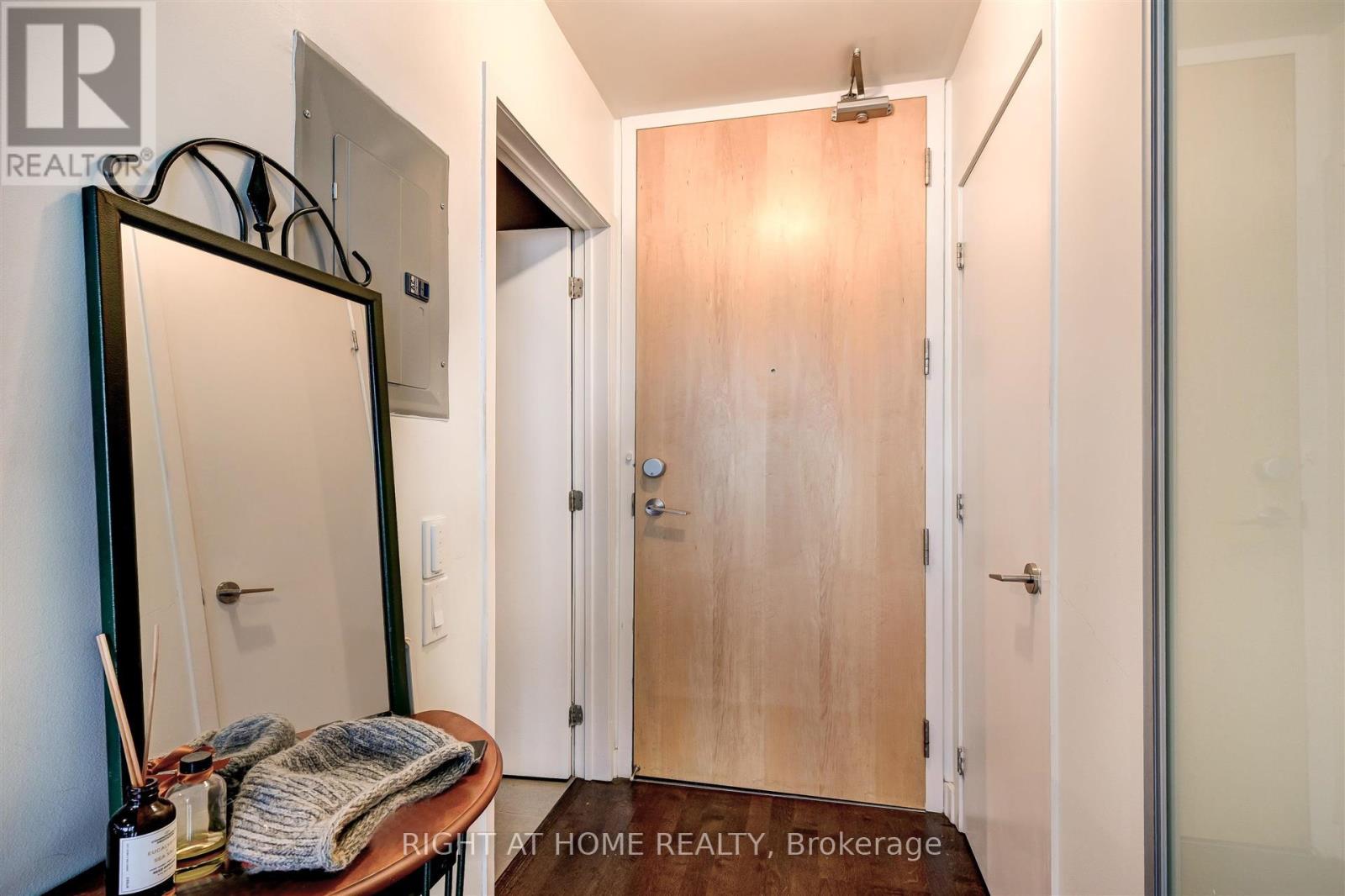 1709 - 33 Mill Street Property Photo 5