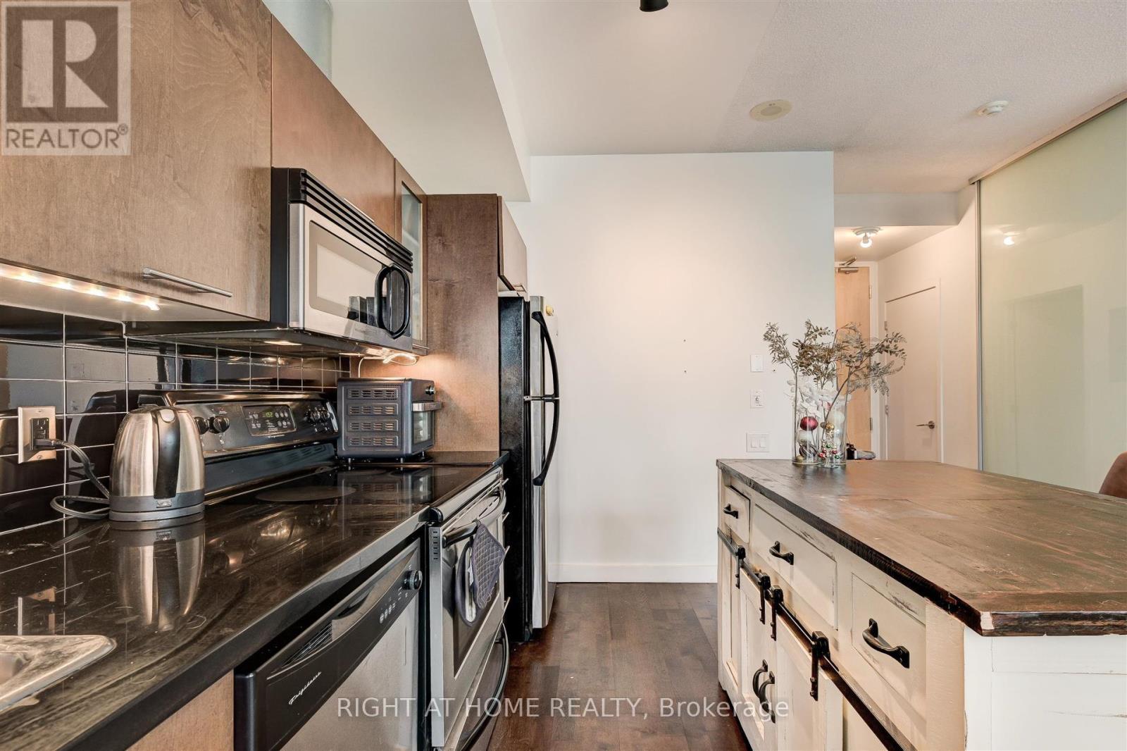 1709 - 33 Mill Street Property Photo 18