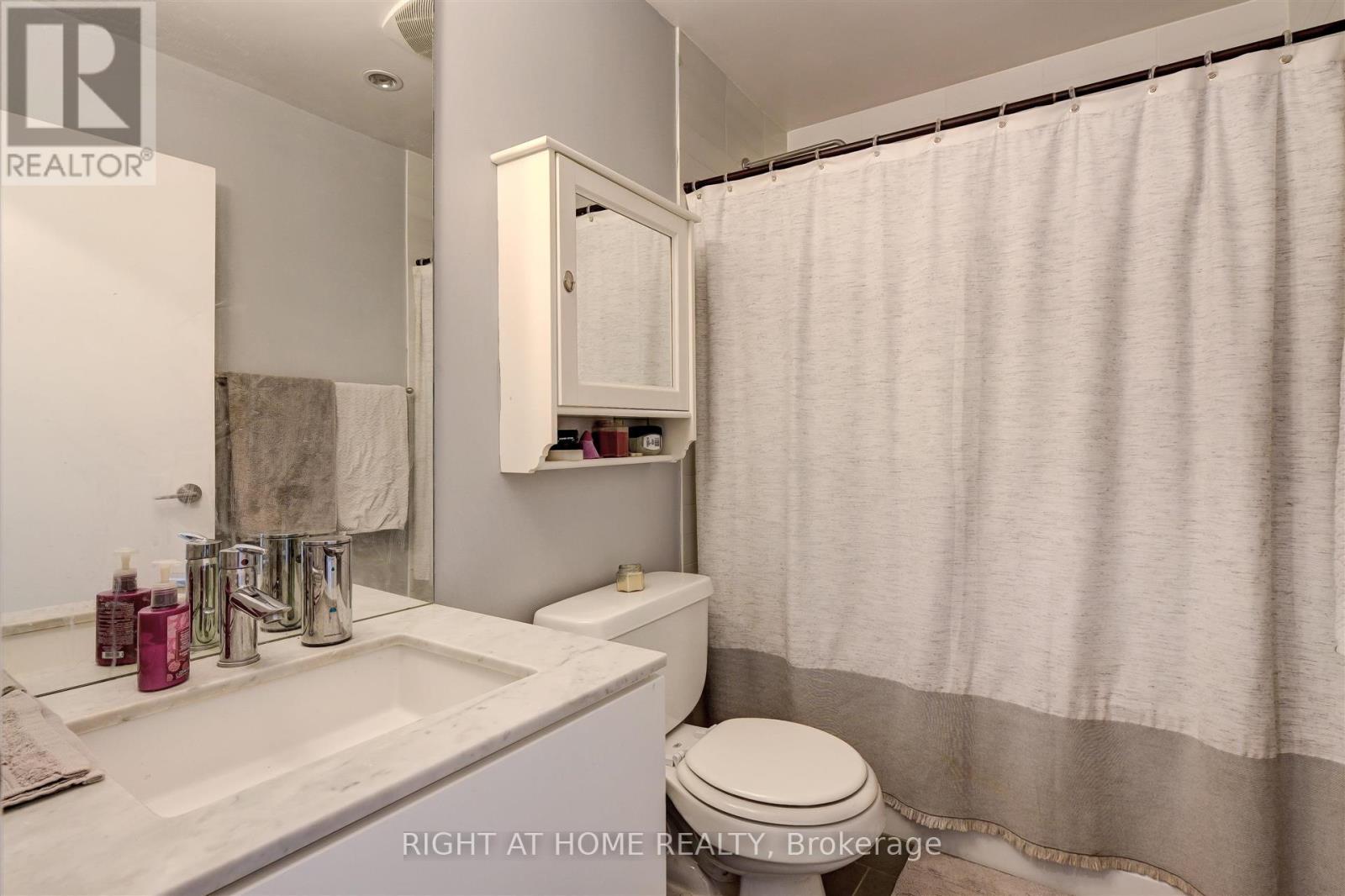 1709 - 33 Mill Street Property Photo 21