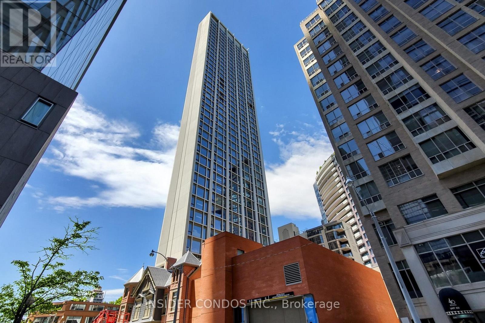 1703 - 1315 BAY STREET Property Photo 1
